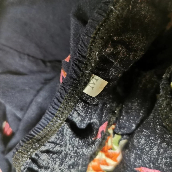 Floral  Romper - Picture 3 of 3